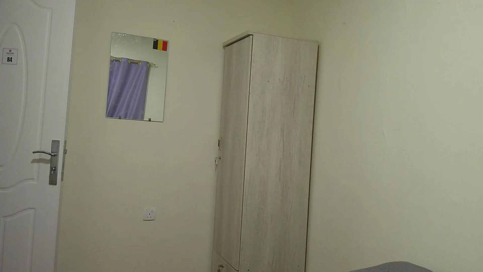 Ruby Star Hostel Dubai 303