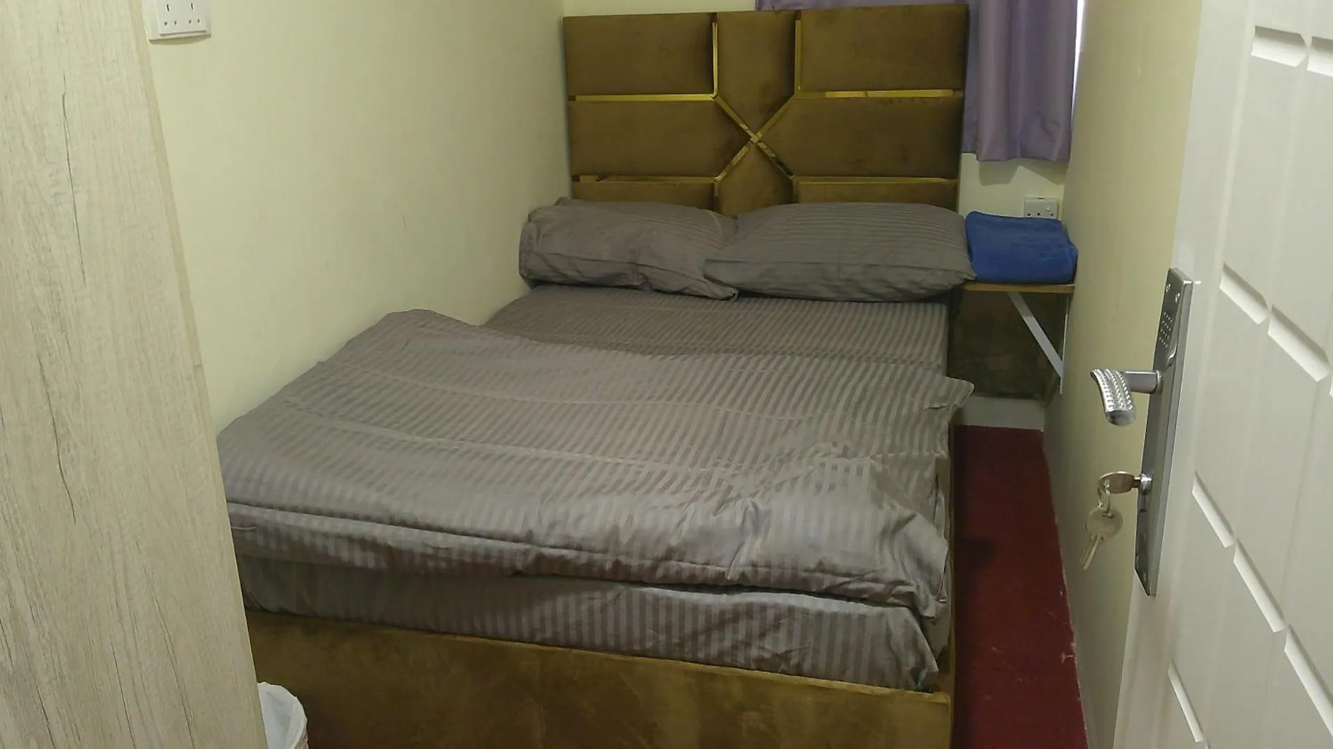 Ruby Star Hostel Dubai 303